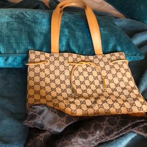 Gucci shoulder bag